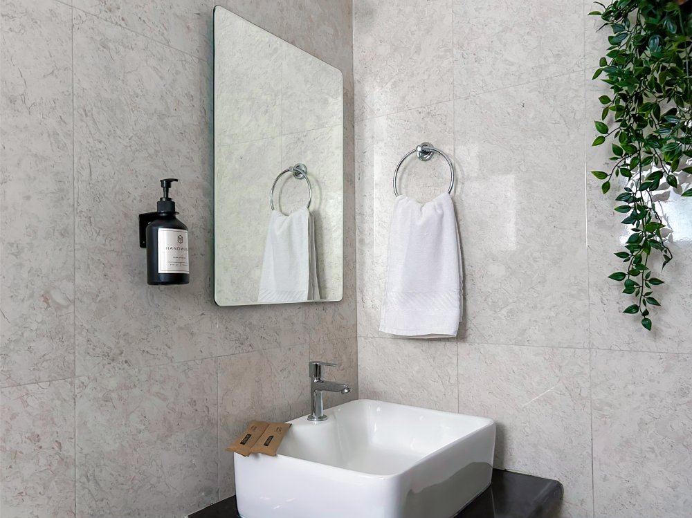 Bathroom amenities